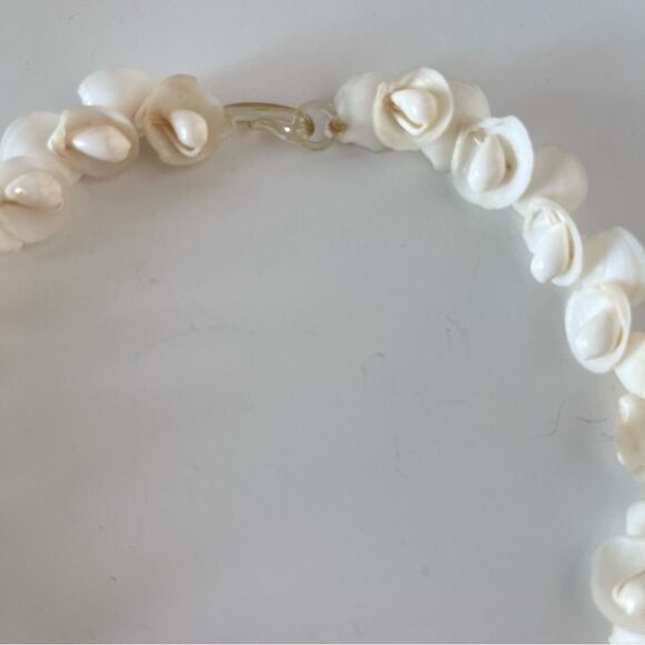 Vintage Seashell Necklace - Picture 3 of 3